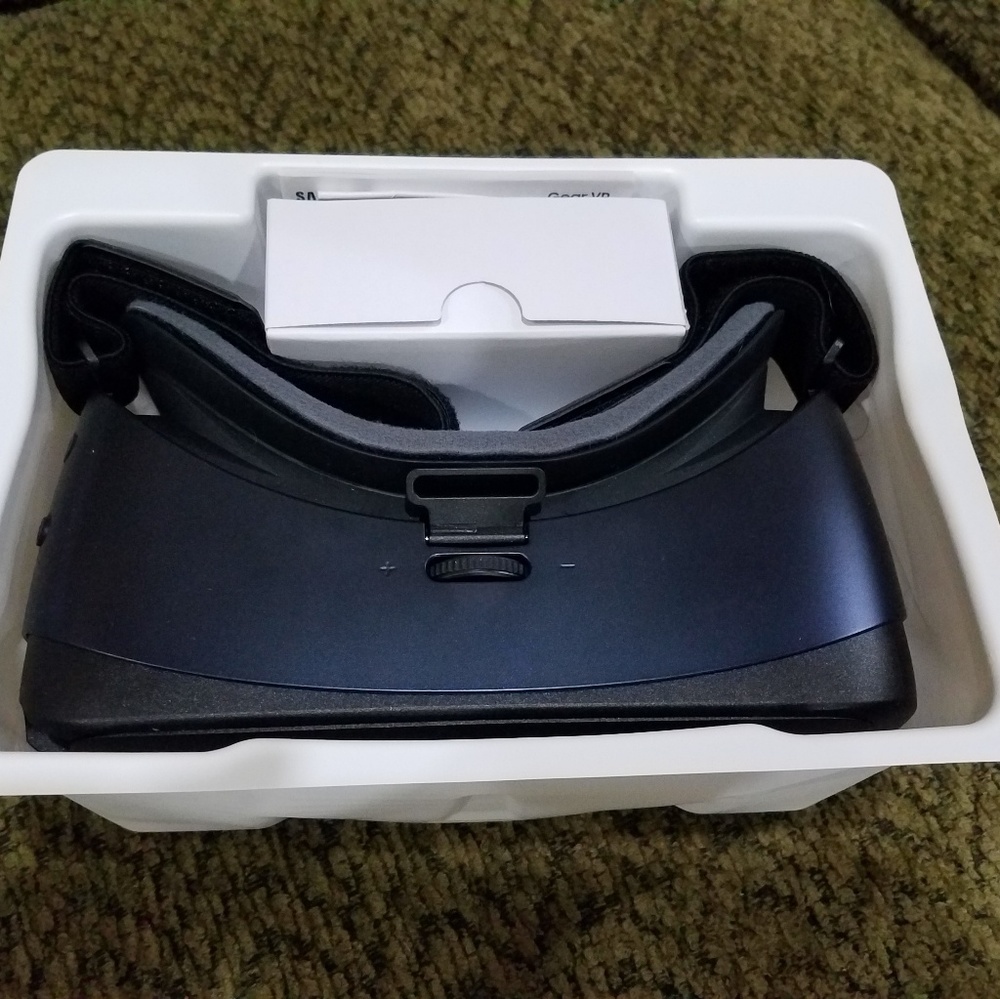 Samsung VR Gear - Picture 2 of 3